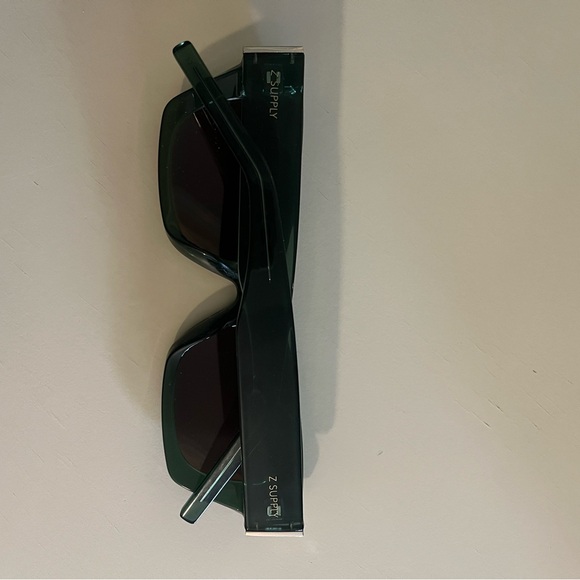 Z Supply Dark Green Polarized Sunglasses - Picture 4 of 6